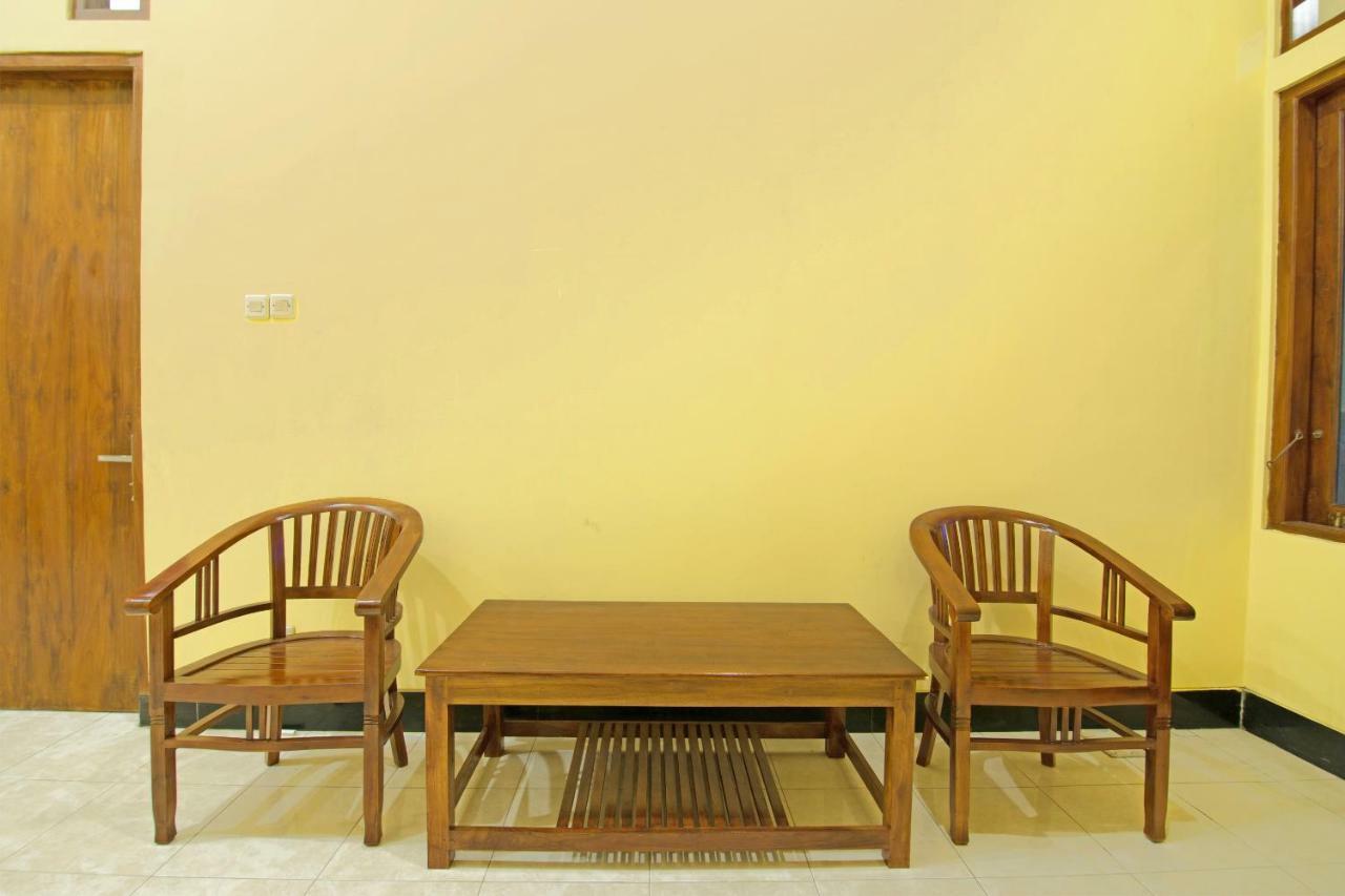Oyo 931 Dara Dewi Homestay Джокякарта Екстериор снимка