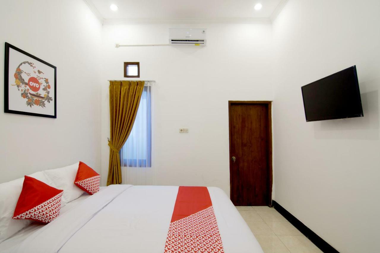 Oyo 931 Dara Dewi Homestay Джокякарта Екстериор снимка