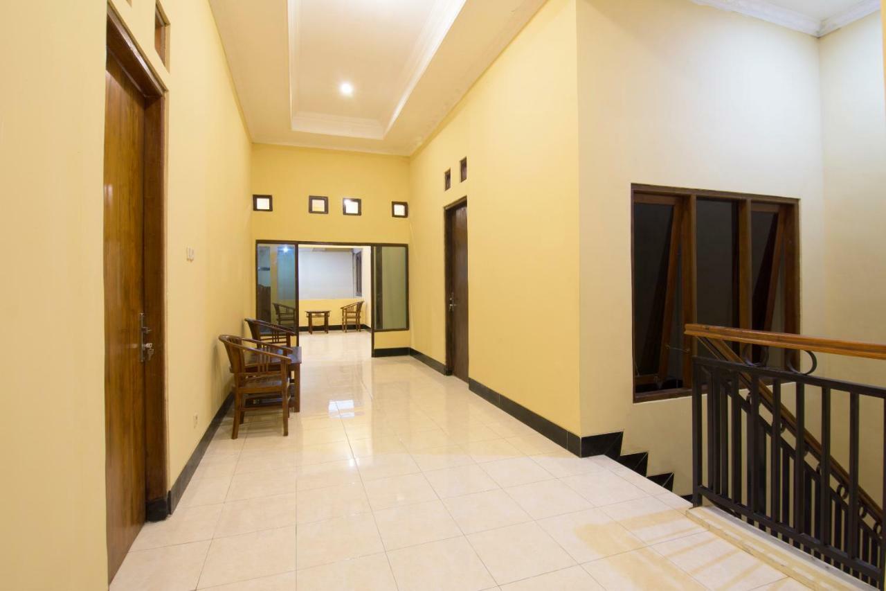 Oyo 931 Dara Dewi Homestay Джокякарта Екстериор снимка