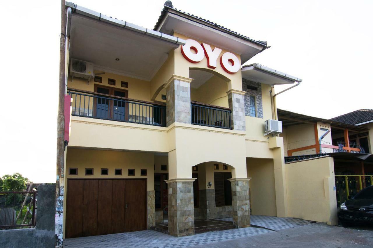 Oyo 931 Dara Dewi Homestay Джокякарта Екстериор снимка
