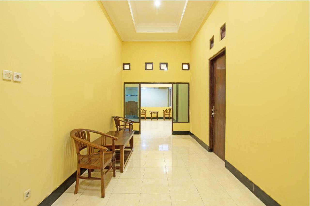 Oyo 931 Dara Dewi Homestay Джокякарта Екстериор снимка