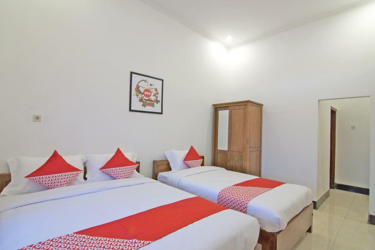 Oyo 931 Dara Dewi Homestay Джокякарта Екстериор снимка