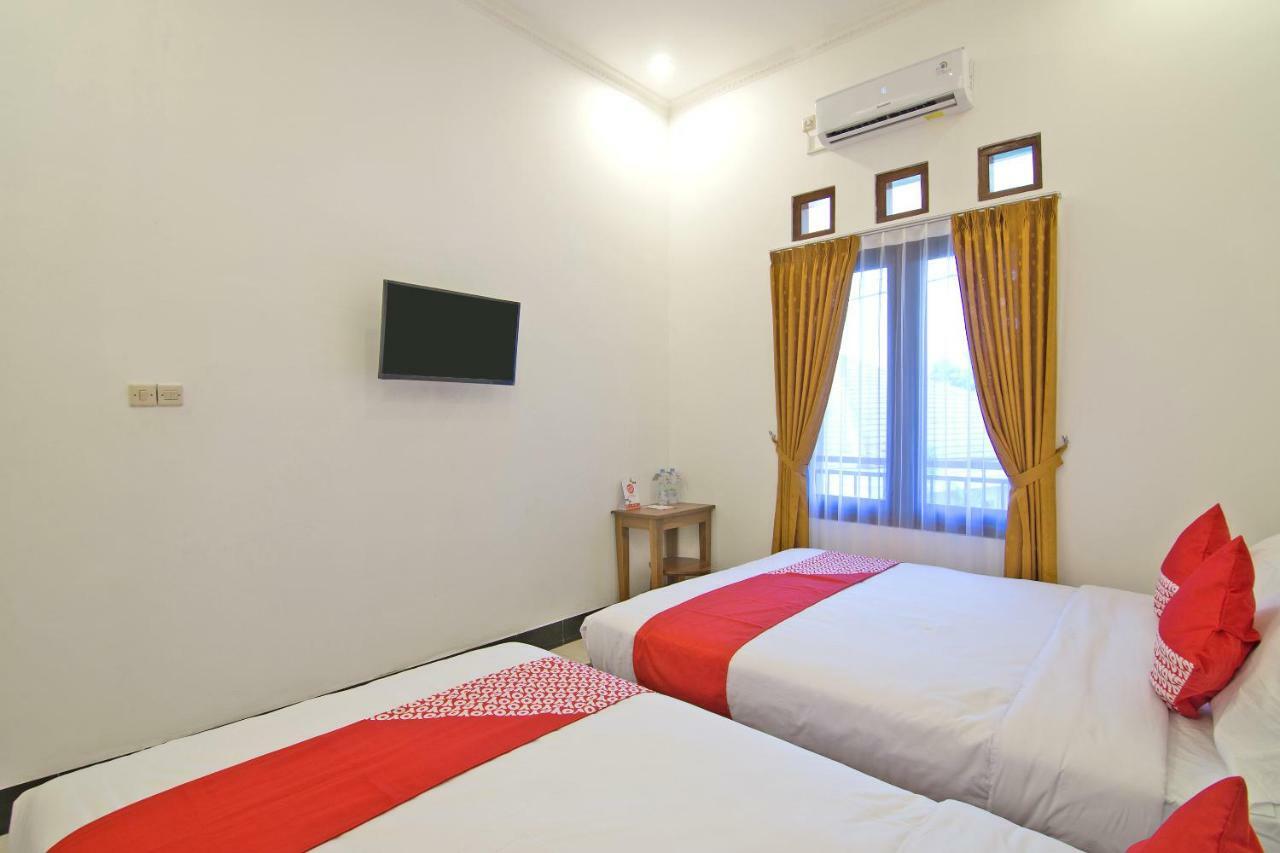 Oyo 931 Dara Dewi Homestay Джокякарта Екстериор снимка