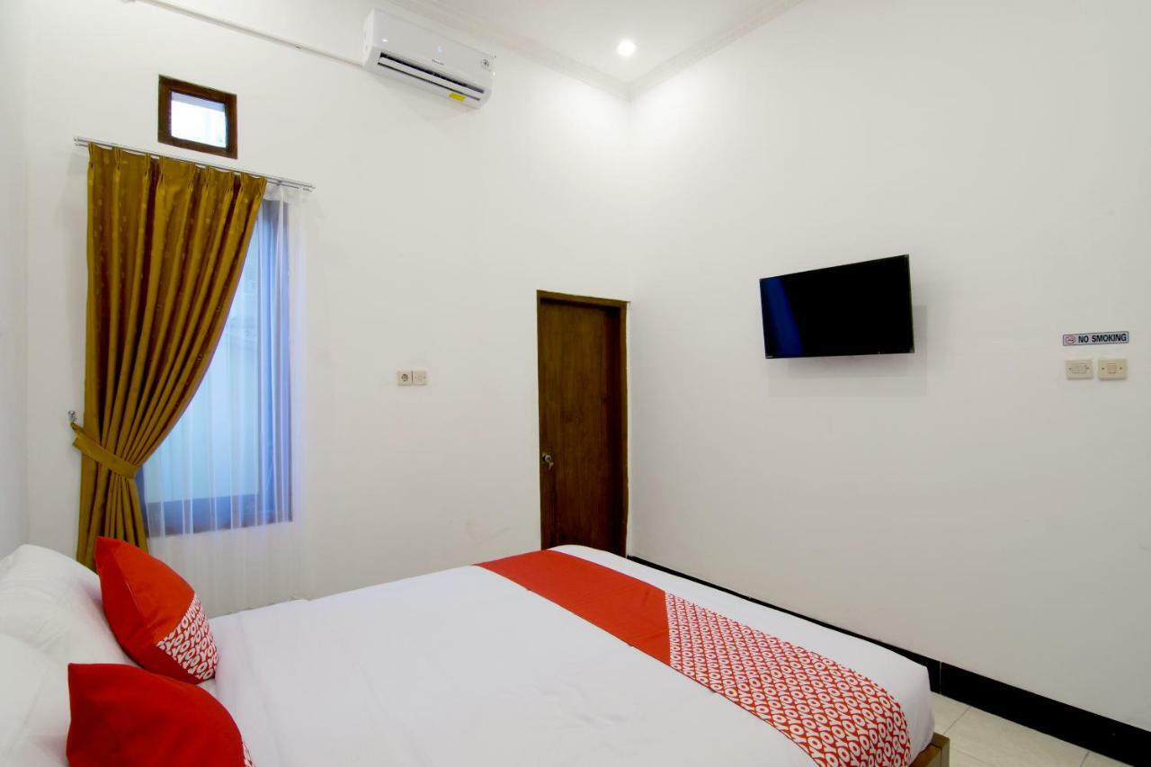 Oyo 931 Dara Dewi Homestay Джокякарта Екстериор снимка