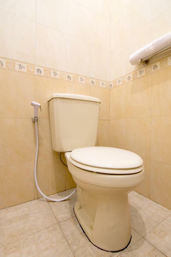 Oyo 931 Dara Dewi Homestay Джокякарта Екстериор снимка