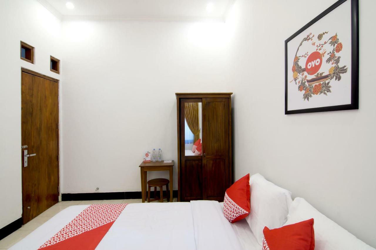 Oyo 931 Dara Dewi Homestay Джокякарта Екстериор снимка