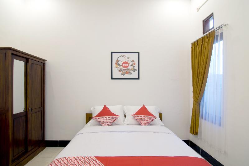 Oyo 931 Dara Dewi Homestay Джокякарта Екстериор снимка