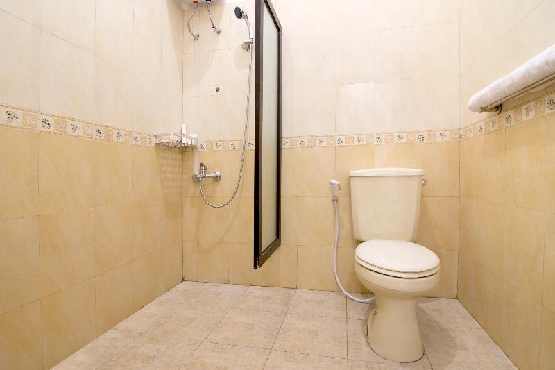 Oyo 931 Dara Dewi Homestay Джокякарта Екстериор снимка