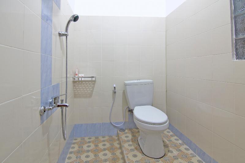 Oyo 931 Dara Dewi Homestay Джокякарта Екстериор снимка